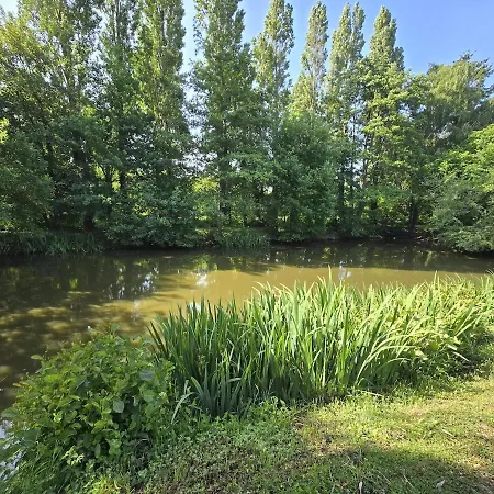 Longere Douce Aux Chants Des Oiseaux Chéronvilliers