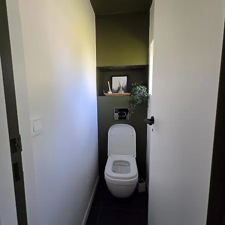 Longere Douce Aux Chants Des Oiseaux