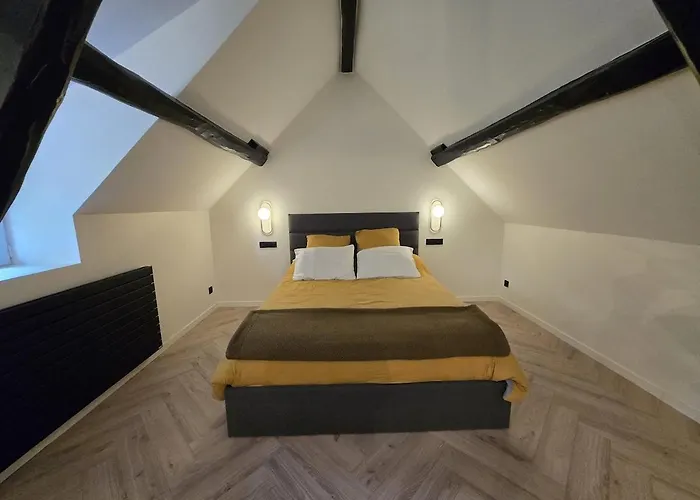 Longere Douce Aux Chants Des Oiseaux