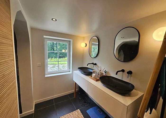 Longere Douce Aux Chants Des Oiseaux 别墅 *